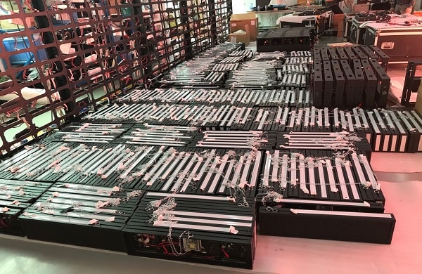 The indoor strip screen