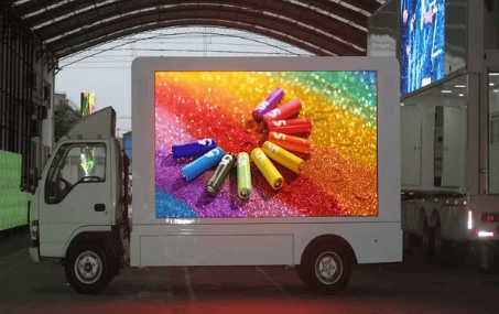 Massimizzare il ROI con la pubblicità display LED mobile