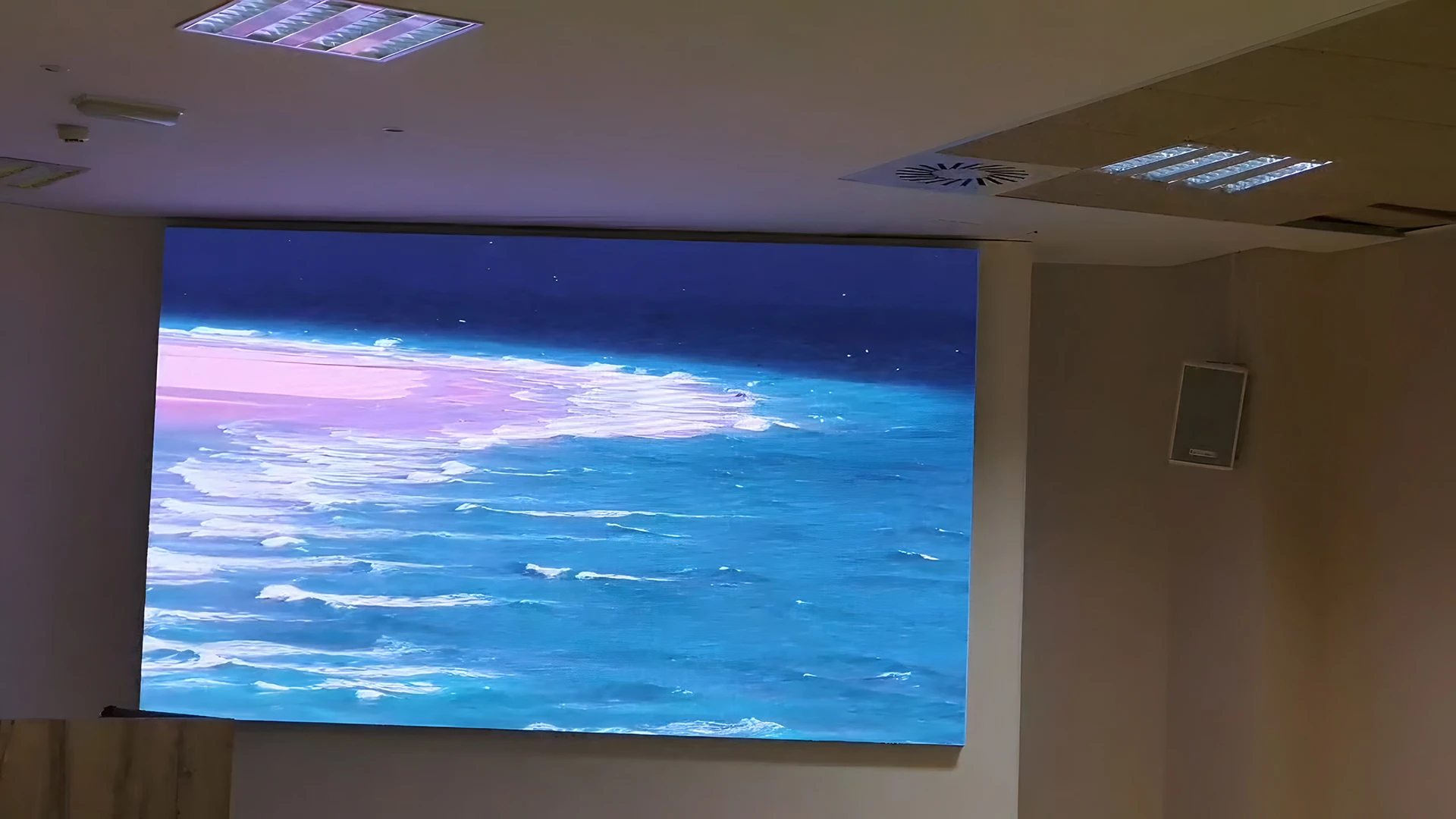 İspanya'da Premteco SP3 P2.5 iç mekan LED ekran 