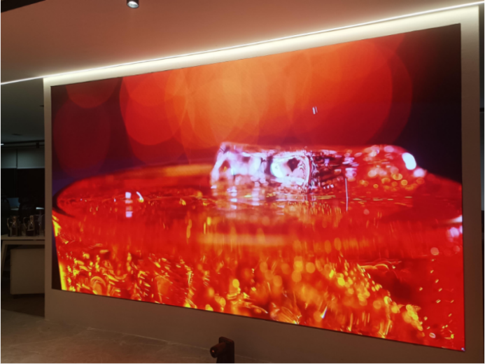 Suudi Arabistan'da Premteco P1.2 İç Mekan LED Video Duvarı