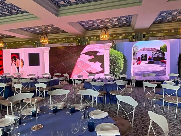 İspanya'da Premteco P1.9 İç Mekan Kiralık LED Ekran