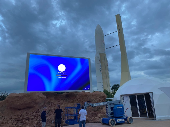 Fransa'da Premteco P6.25 Dış Mekan LED Video Duvarı